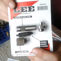 Обрізка гільз 308 за допомогою універсального набору LEE (ЛИ)